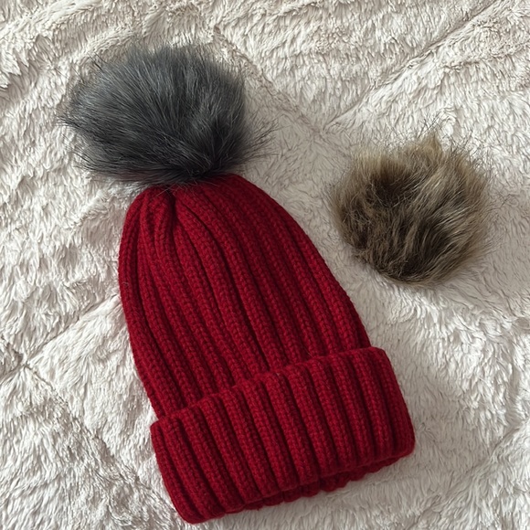 Red Toque with Two Removable Pompoms - Picture 3 of 5